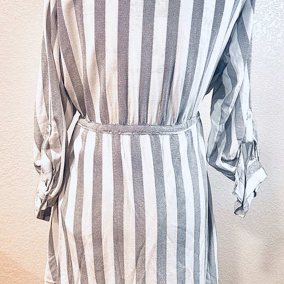 2/$30 🎀 Beach Coastal• Brunch• Lightweight• Button Up• Spring/Summer Dress! - Picture 2 of 3